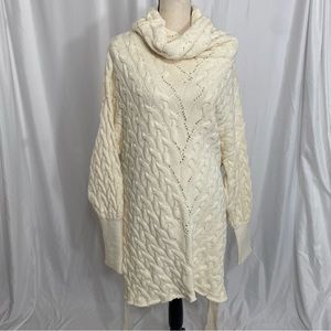 FREE PEOPLE MEDIUM KNITE SWEATER DRESS